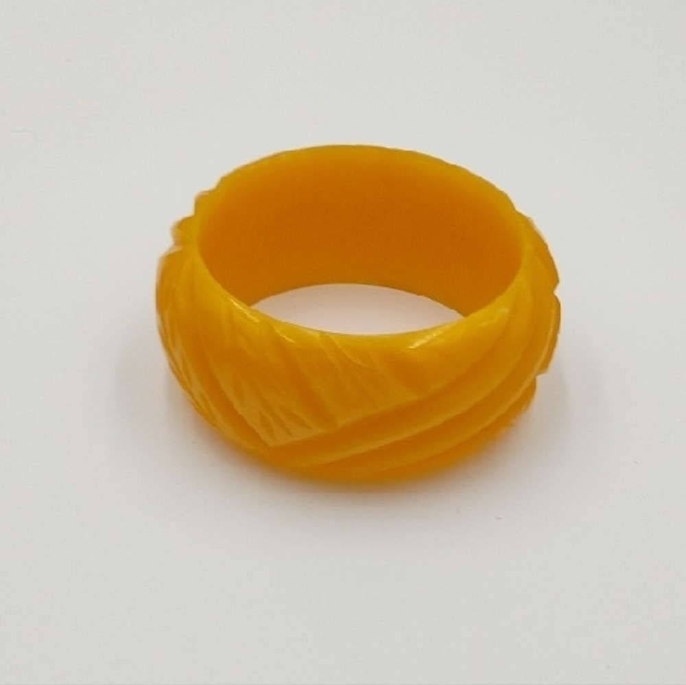 Vintage Carved Bakelite Bangle Bracelet